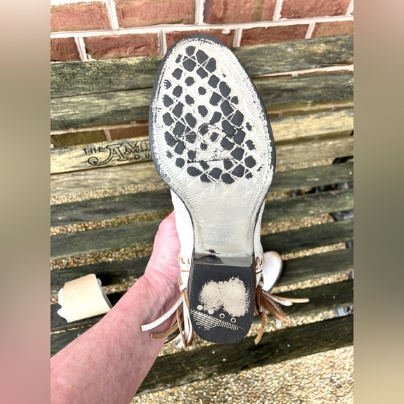 EUC Corral Womens White Fringe Shortie Boots W0004 - Picture 12 of 12